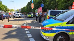 Großaufgebot der Polizei in Köln-Mülheim