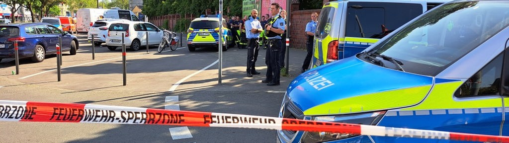 Großaufgebot der Polizei in Köln-Mülheim