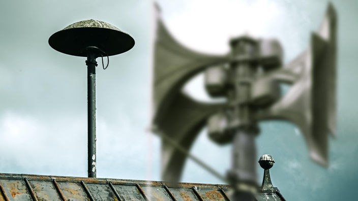 Sirenen auf einem Dach, Symbolfoto bundesweiter Warntag