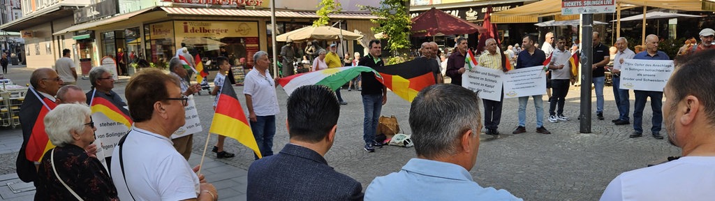 Demonstration in Solingen: Kurdische Schriftsteller und Journalisten Syrien