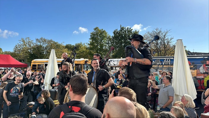 Auftritt der Rockband Saltatio Mortis bei der Spielemesse in Essen 