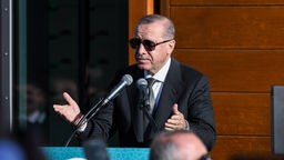 Recep Tayyip Erdogan, Präsident der Türkei, spricht bei der Eröffnung der DITIB-Zentralmoschee