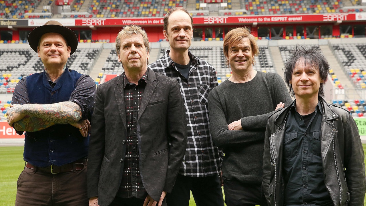 Musiker der Rockband Tote Hosen in der Düsseldorfer Arena