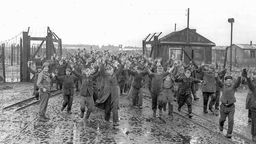 Befreiung des Stalag 326 in der Senne (US-Pressefoto vom 02.04.1945)