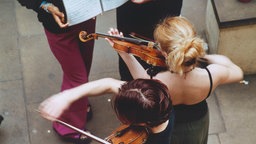 Straßenmusiker in Londoner U-Bahn