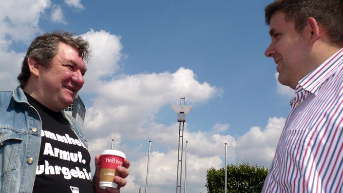 Der Punkrocker Wolfgang Wendland (links) und der Blogger Jens Matheuszik im August 2013 in Bochum