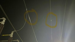 Ein Heliumballon hat sich in einer Stromleitung verfangen und für einen Stromausfall in Wuppertal gesorgt