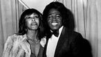 Tina Turner mit James Brown im Jahr 1982 bei der Grammy-Verleihung