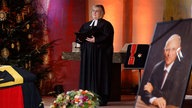 Landesbischöfin der Evangelischen Landeskirche in Baden redet beim Gottesdienst bei der Trauerfeier für Wolfgang Schäuble.