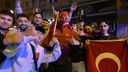 Türkei-Fans feiern in Duisburg Einzug ins EM-Viertelfinale
