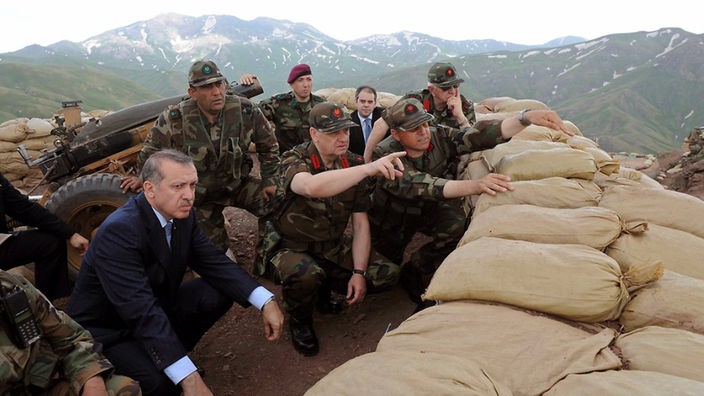 Türkischer Staatspräsident Recep Tayyip Erdogan besucht türkische Militärtruppen
