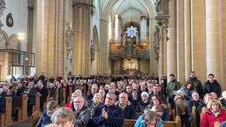 Udo Bentz redet zu Gemeinde 