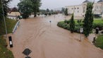 Unwetter in Slowenien: Überflutete Straße in Medvode