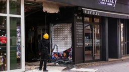 Auswirkungen einer Explosion vor dem Vanity Club in Köln