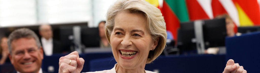Ursula von der Leyen freut sich über die Wiederwahl als EU Kommissionspräsidentin