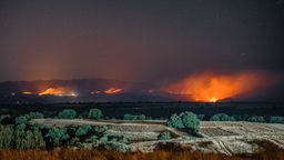 Ein Blick auf das Feuer in Valdepeñas de la Sierra in der Provinz Guadalajara.