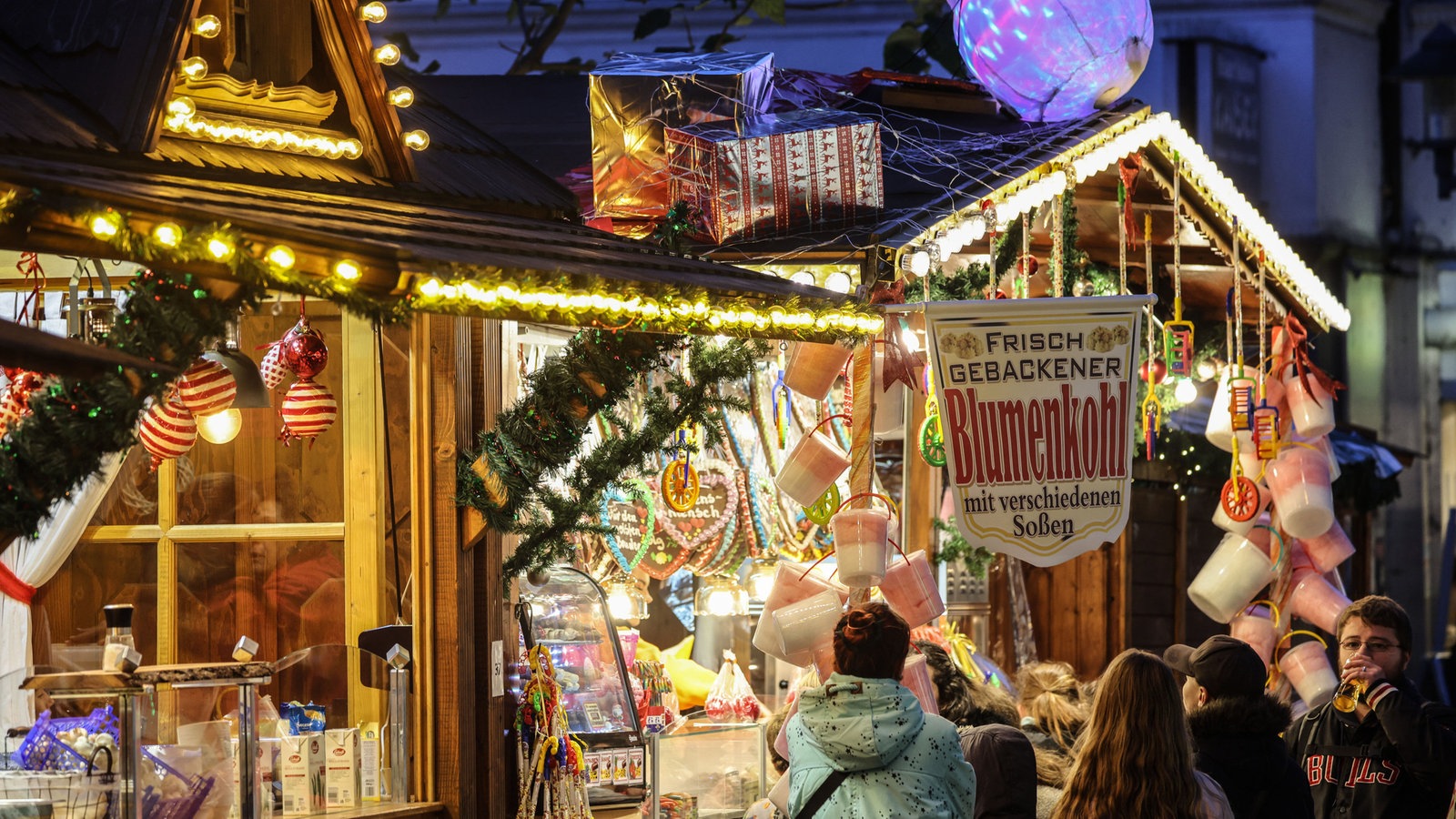 Erster Weihnachtsmarkt in NRW öffnet in Essen