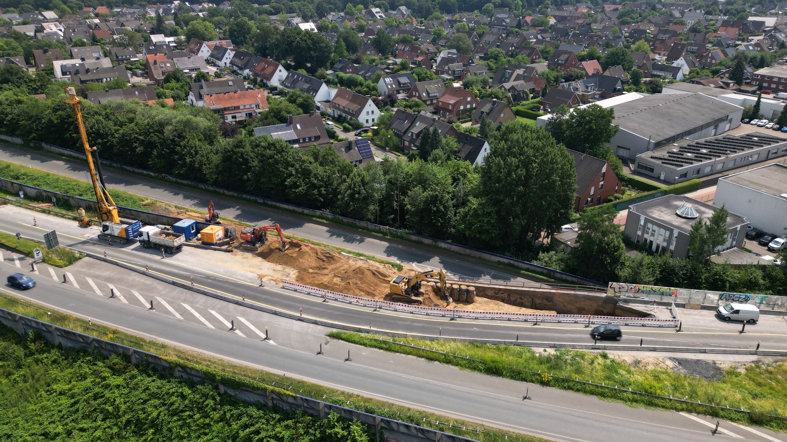 Vollsperrung Der A43: Bahnbrücke Bei Herne Wird Abgerissen - Podcasts ...