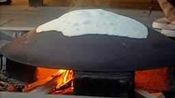 Brot wird auf traditionelle Art gebacken
