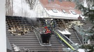 Bei einem Wohnhausbrand in Hemer sind drei Menschen lebensgefährlich verletzt worden.