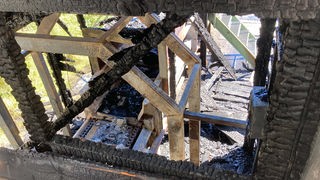 In Finnentrop-Rönkhausen brennt ein Sägewerk