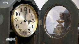 Eine Uhr aus Oliver Rammerts Uhrensammlung. 
