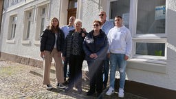 Familie Silberschmidt vor dem Elternhaus von Fritz Silberschmidt in Reken.