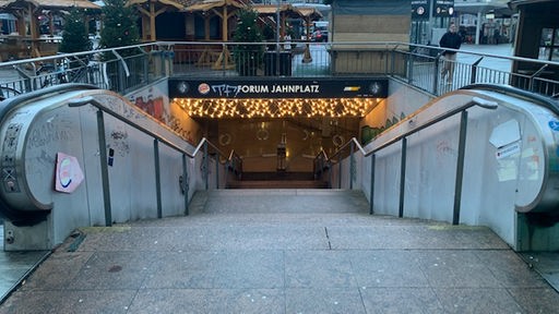 Treppe zum unterirdischen Jahnplatz Forum