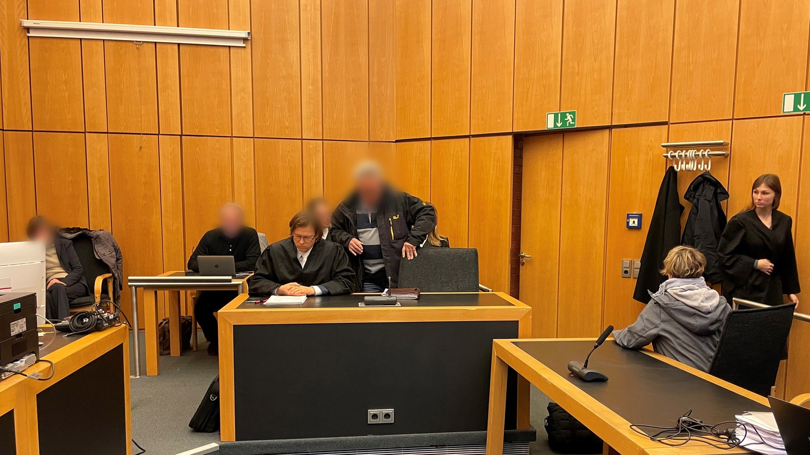 Prozess Um Milliardenbetrug: Staatsanwalt Fordert Haft - Westfalen ...