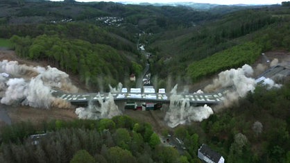 Die Brücke stürzt ein