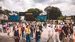 Der Eingangsbereich zum Festival-Gelände.