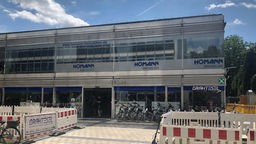 Der Fahrradladen Drahtesel am Servatiiplatz in Münster, davor eine Baustelle