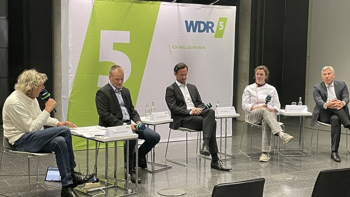 Podium beim WDR-Stadtgespräch in Arnsberg