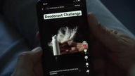 Ein Beitrag zu der Deodorant-Challenge auf einem Smartphone.