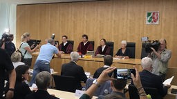 Das Gericht im Gerichtssaal