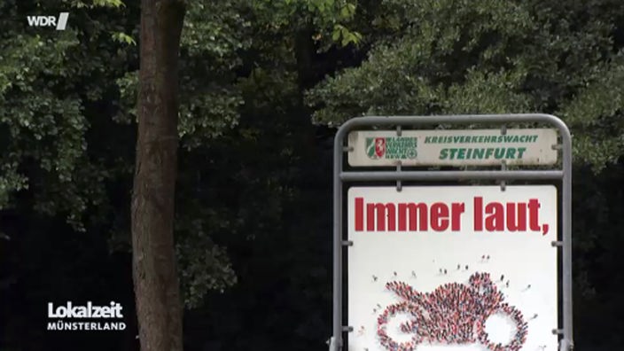 Schild der Kreisverkehrswacht Steinfurt mit der Aufschrift: Immer laut. 
