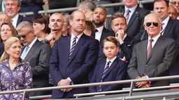 Prinz William und sein Sohn beim FA-Cup 