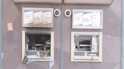 Zerstörte Geldautomaten in Marseille