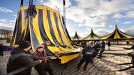  Bei Zirkus Flic Flac in Dortmund laufen die Aufbauarbeiten