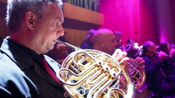 Henricus Poulissen spielt Horn