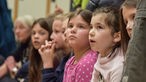 Impressionen vom Probenbesuch einer Grundschulklasse beim WDR Sinfonieorchester