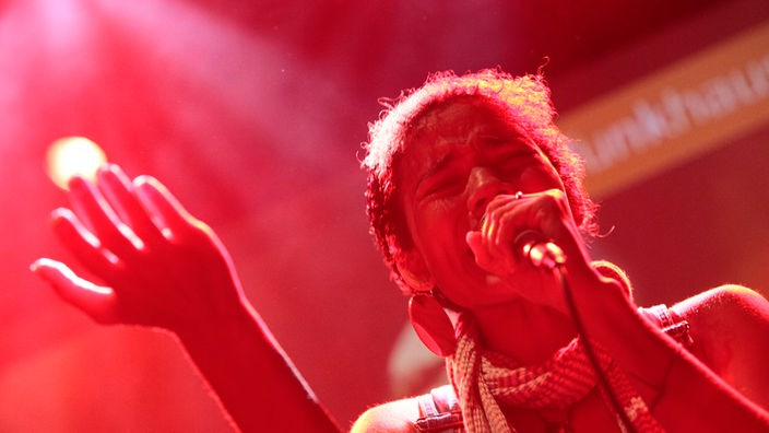 Nneka lei bei Funkhaus Europa Trafico 