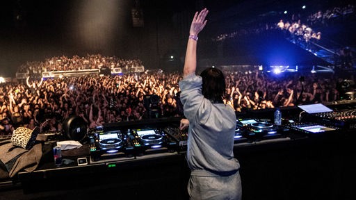 Techno-DJ Nina Kraviz beim Awakening im Ziggo Dome im Rahmen des Amsterdam Dance Events (ADE)