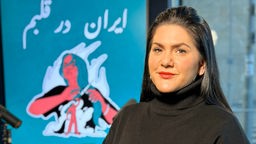  Mariam Claren im Studio von Iran im Herzen in Berlin.