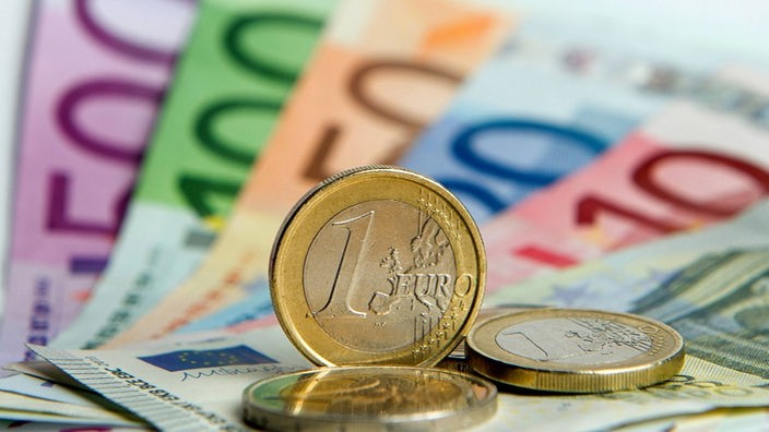 Geldscheine und Euromünzen