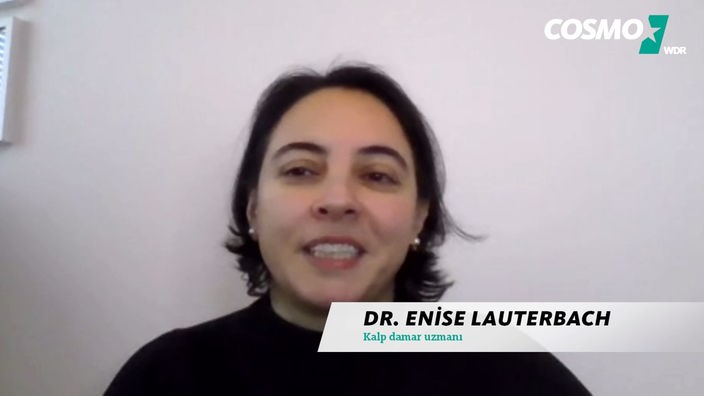 Die Ãrztin Enise Lauterbach zeigt die von ihr entwickelte Messenger-App «Consilium»