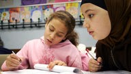 Muslimische Kinder beim Islamkunde-Unterricht in Bonn (Aufnahme von 2007)