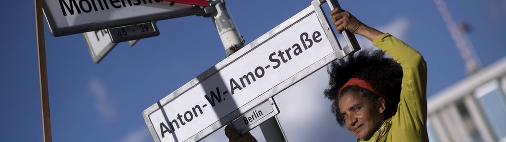 Straßenschild Anton-W.-Amo-Str. in Berlin