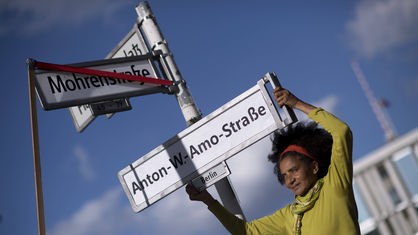 Straßenschild Anton-W.-Amo-Str. in Berlin