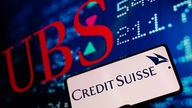 Il logo della UBS e di Credit Suisse